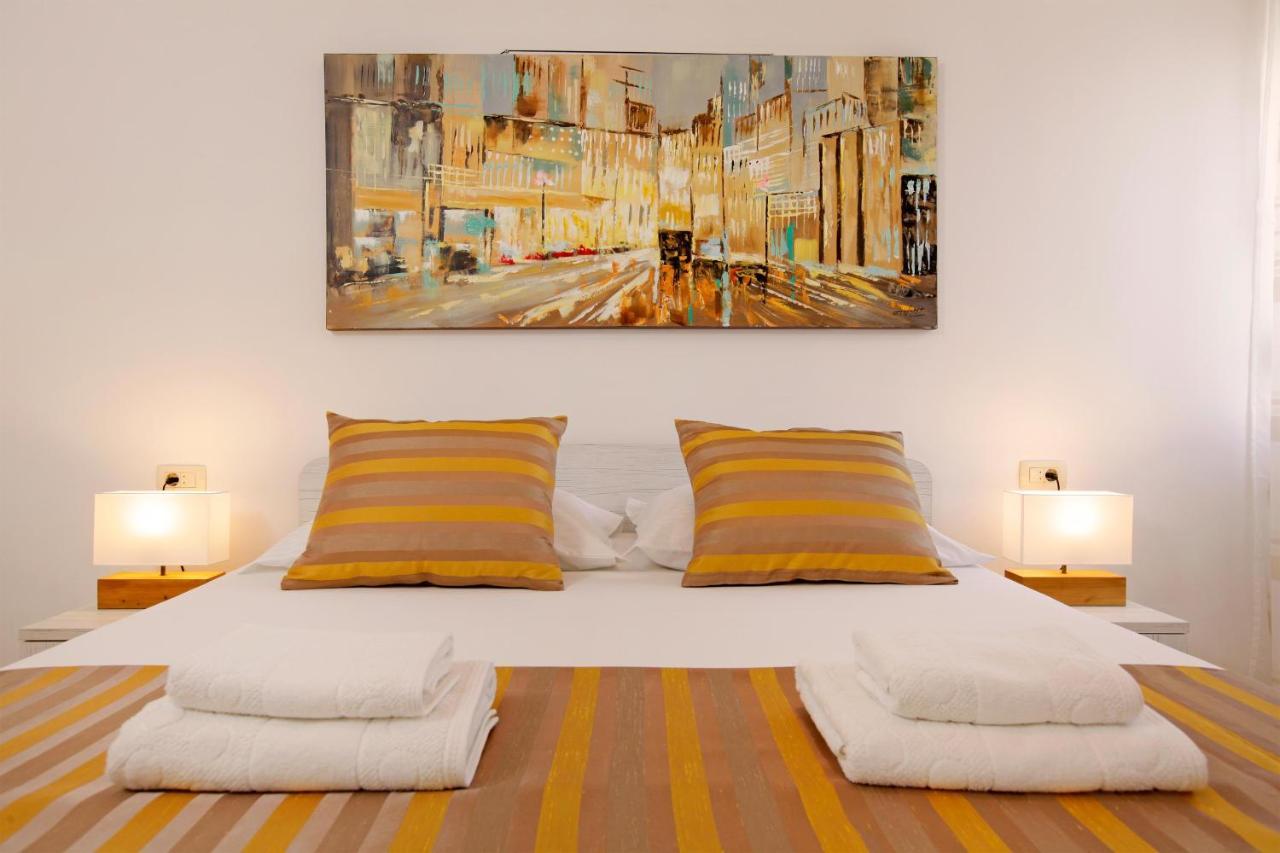 Modern 2-Bed Apt, Late Check In Available Split Exterior foto