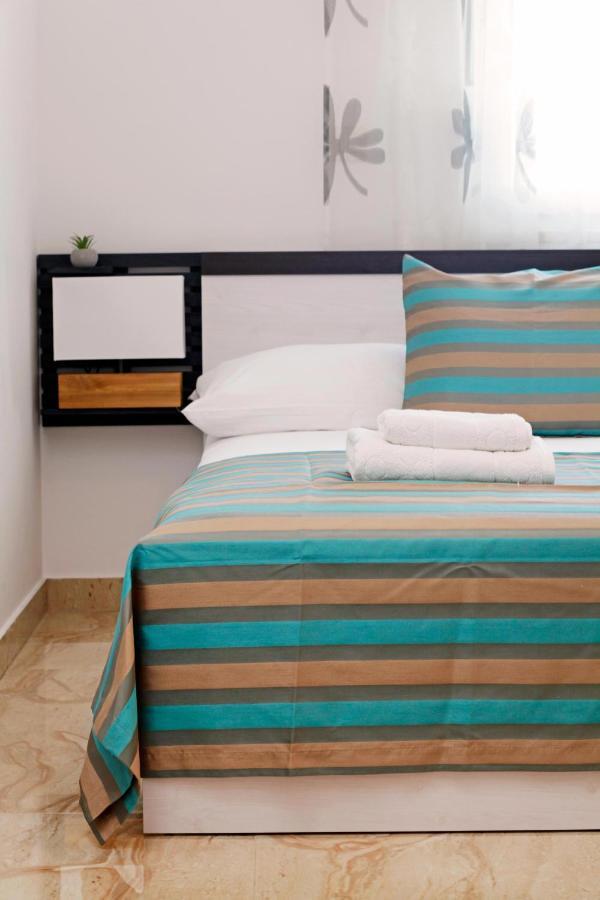 Modern 2-Bed Apt, Late Check In Available Split Exterior foto