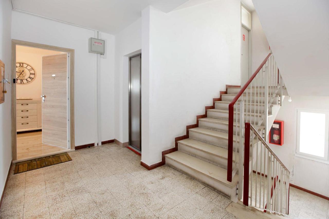 Modern 2-Bed Apt, Late Check In Available Split Exterior foto
